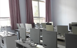 学校机房