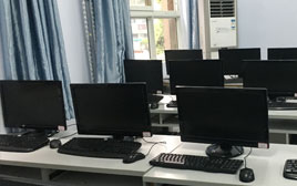 学校机房