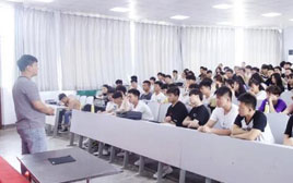学校大礼堂